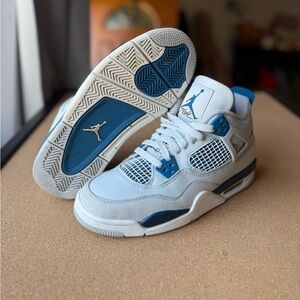 Jordan 4 Retro Military Blue Size 7 Women, 5.5 Youth
